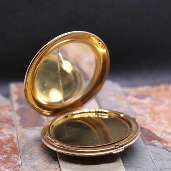 Vintage Richard Hudnut Gold-Tone Compact – 1950s Art Deco-Inspired Design - Picture 5 of 10